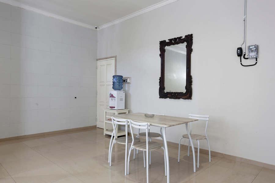 Reddoorz Plus Near Adisucipto Airport 2 Yogyakarta Exterior photo